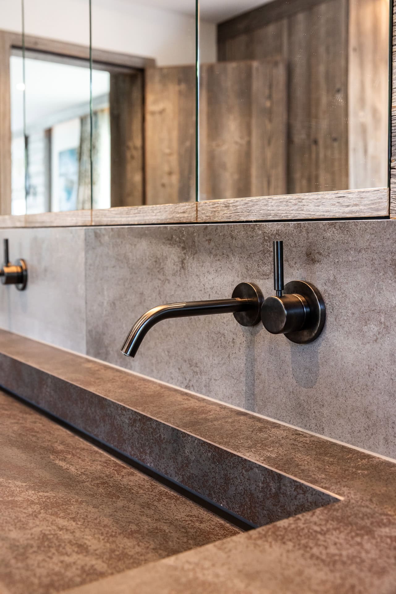 Bathroom detail photo
