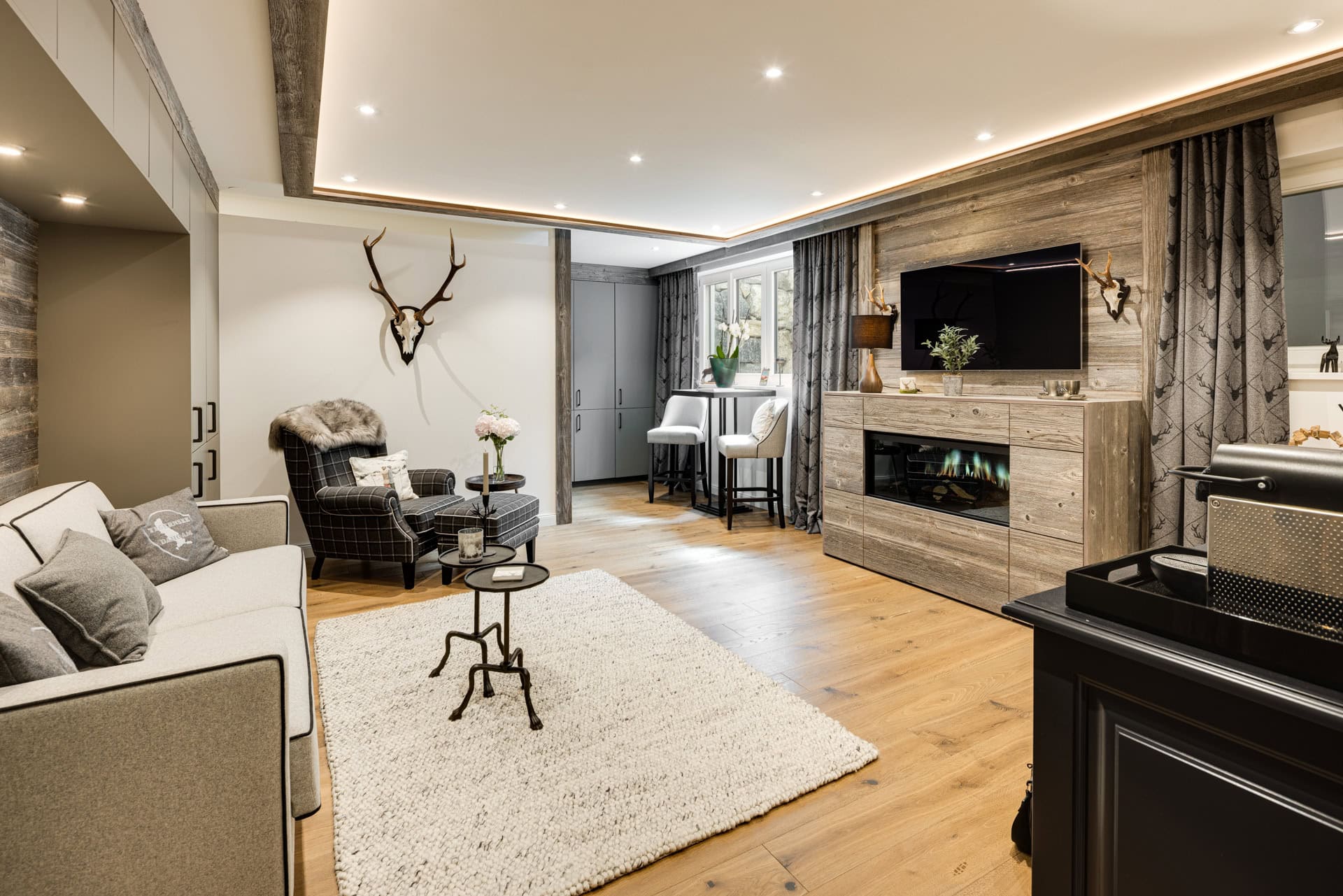 Apartment with atrium in the basement