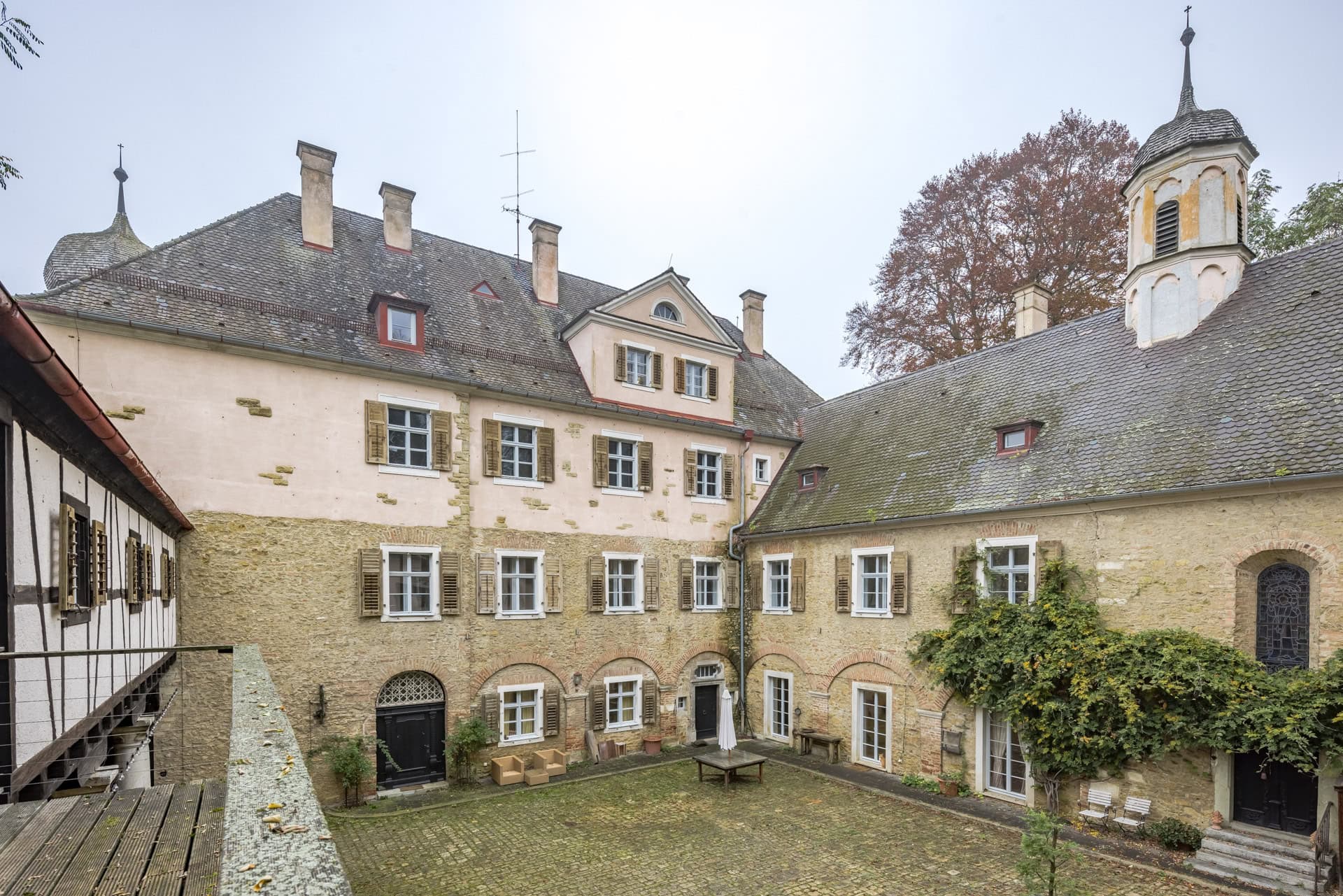 Schlosshof