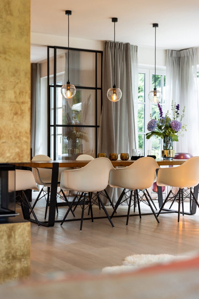 Dining area detail