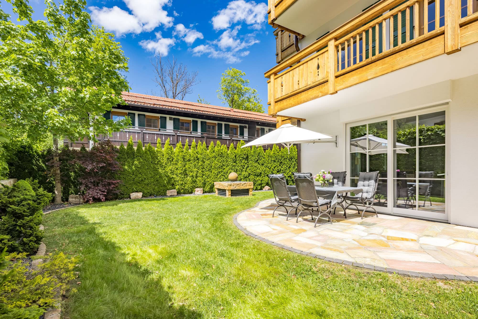 Garten mit Terrasse