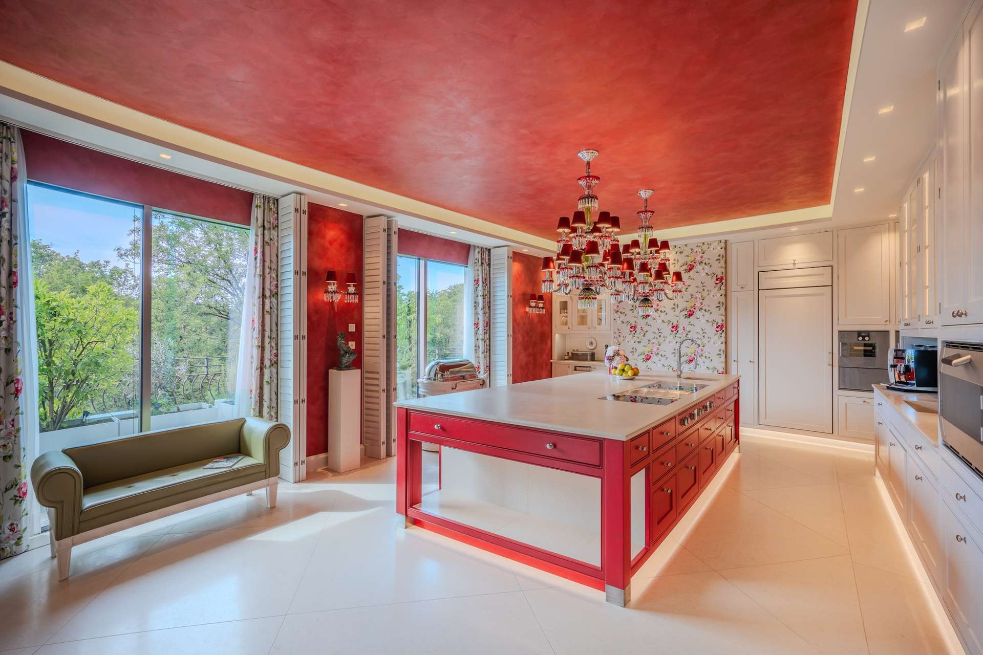 Küche mit Back-Kitchen