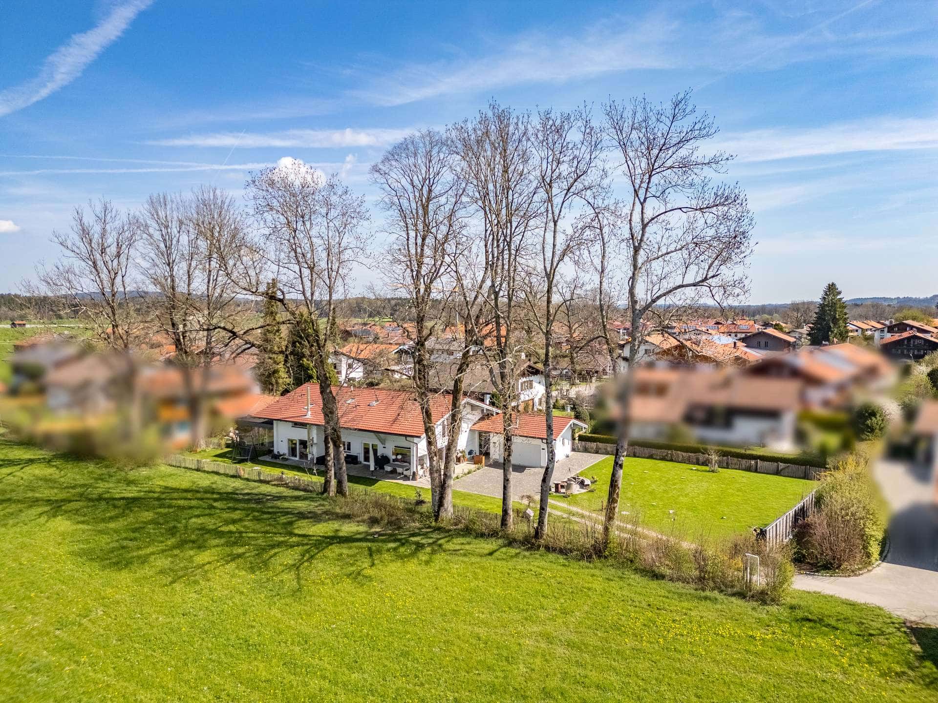 Sonniges Grunsdtück in ruhiger Lage