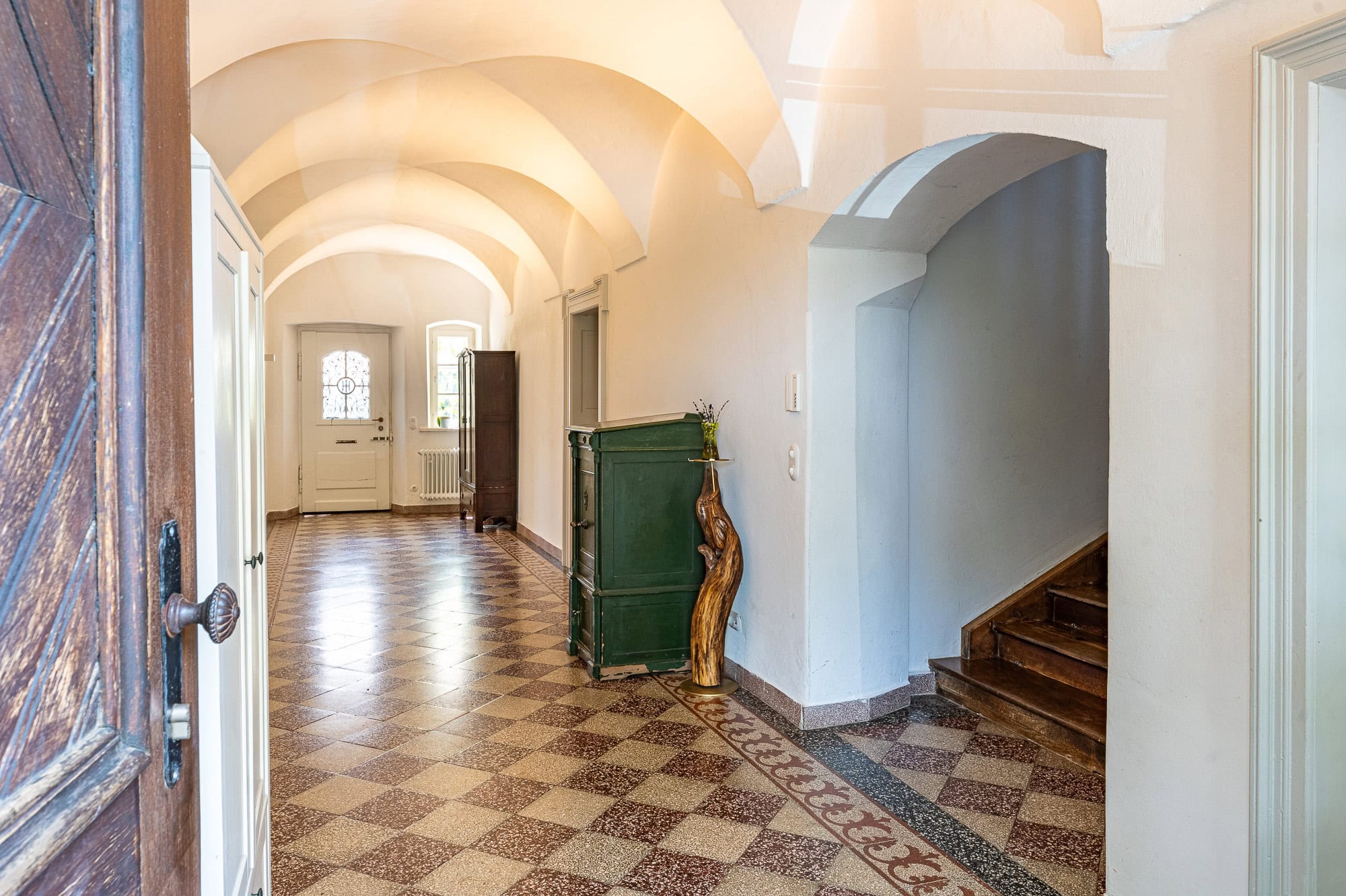 Gewölbehalle hoch