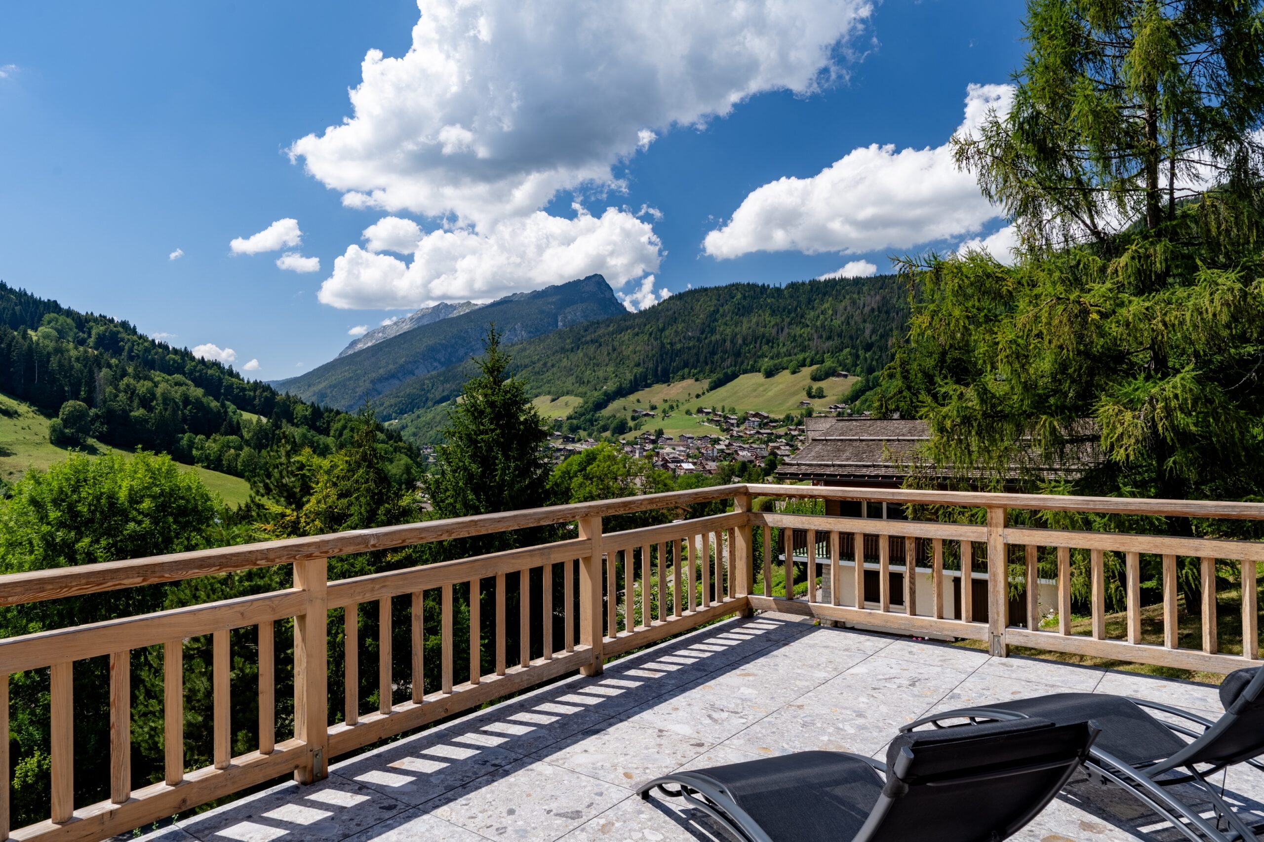 Balkon mit Bergblick