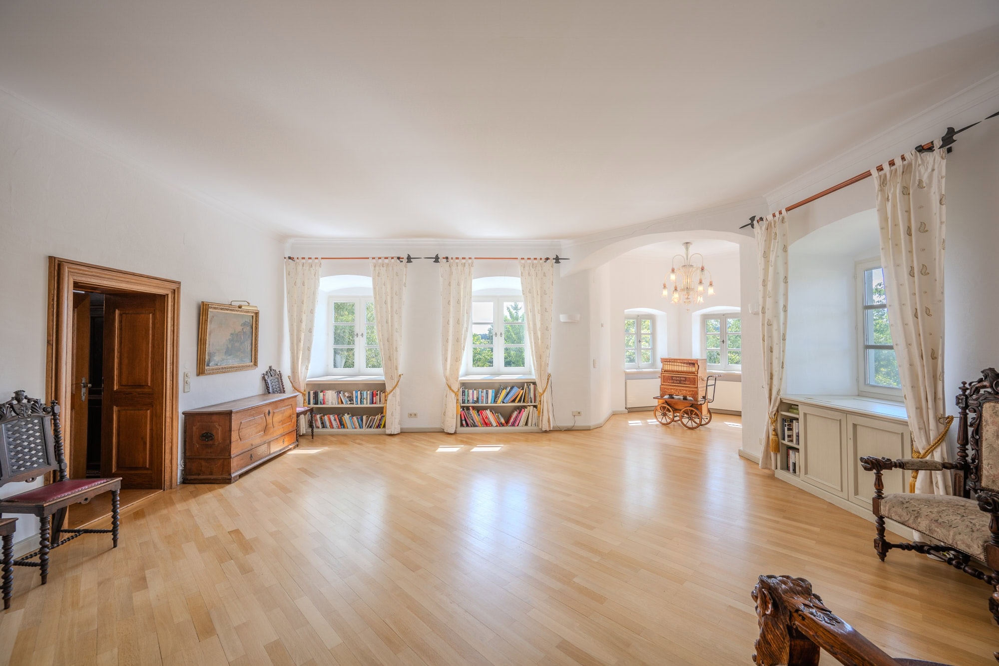 Weißer Salon