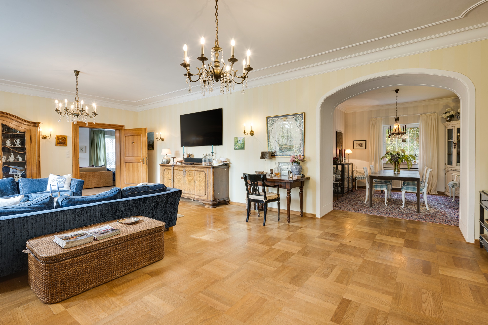 Living-dining area