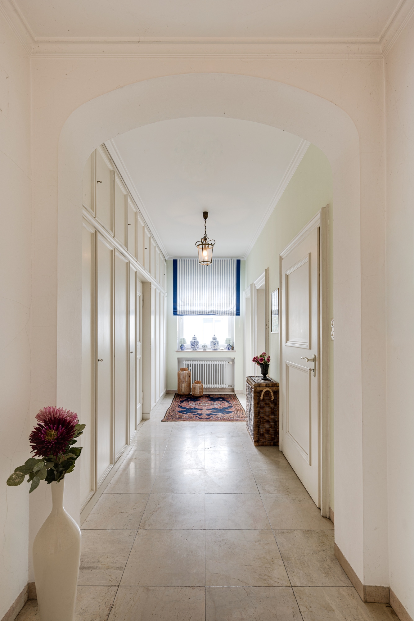 Upper Floor - High-ceilinged Rooms Full of Elegance