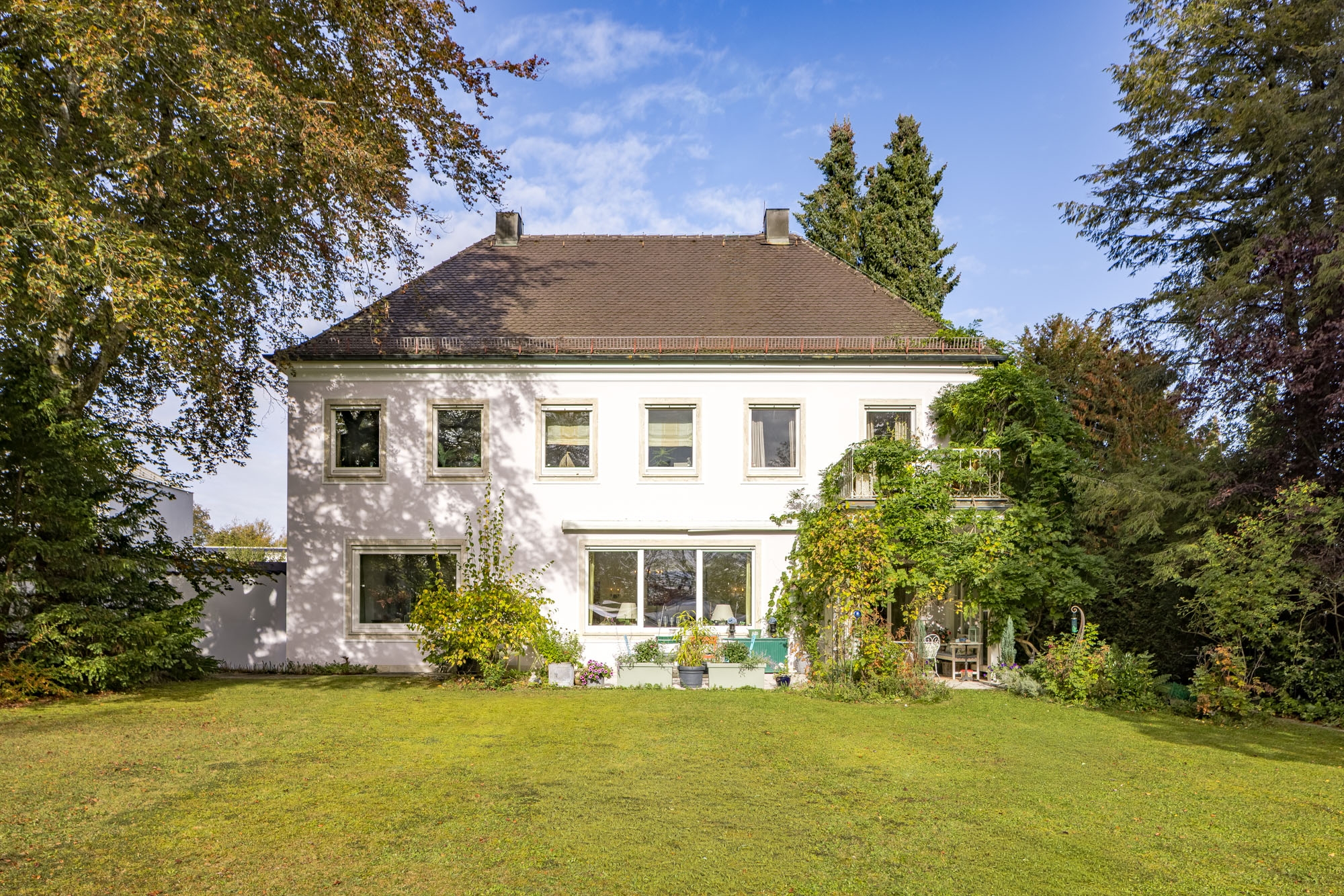 Spacious retreat in a prime location
